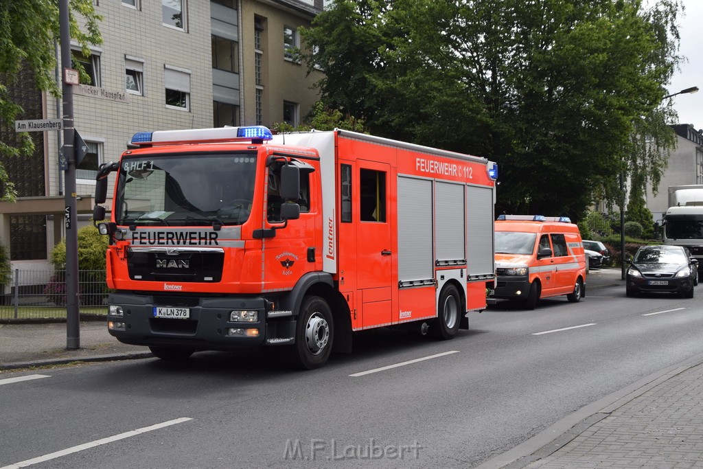 Einsatz BF Koeln Koeln Brueck Bruecker Mauspfad P01.JPG - Miklos Laubert